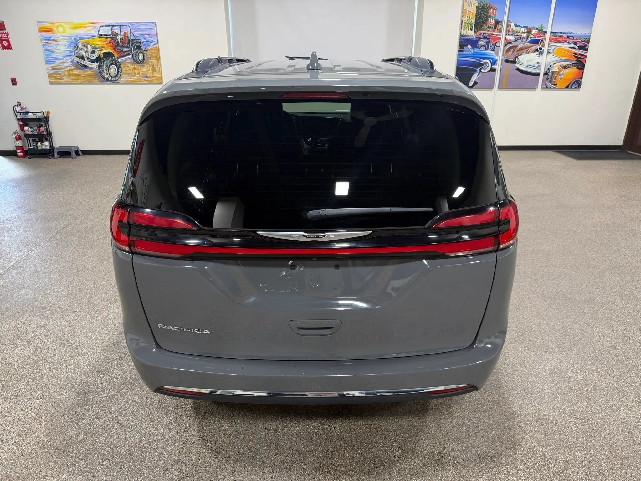 Used 2022 Chrysler Pacifica Touring-L FWD image 17