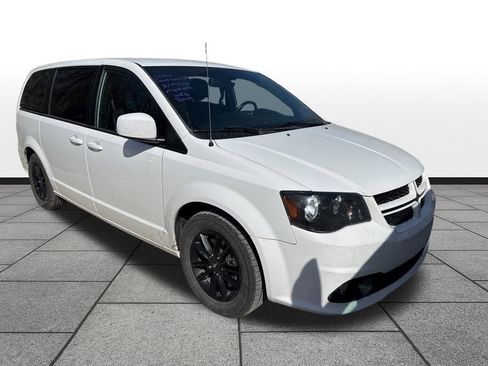 Used 2020 Dodge Grand Caravan GT image 2