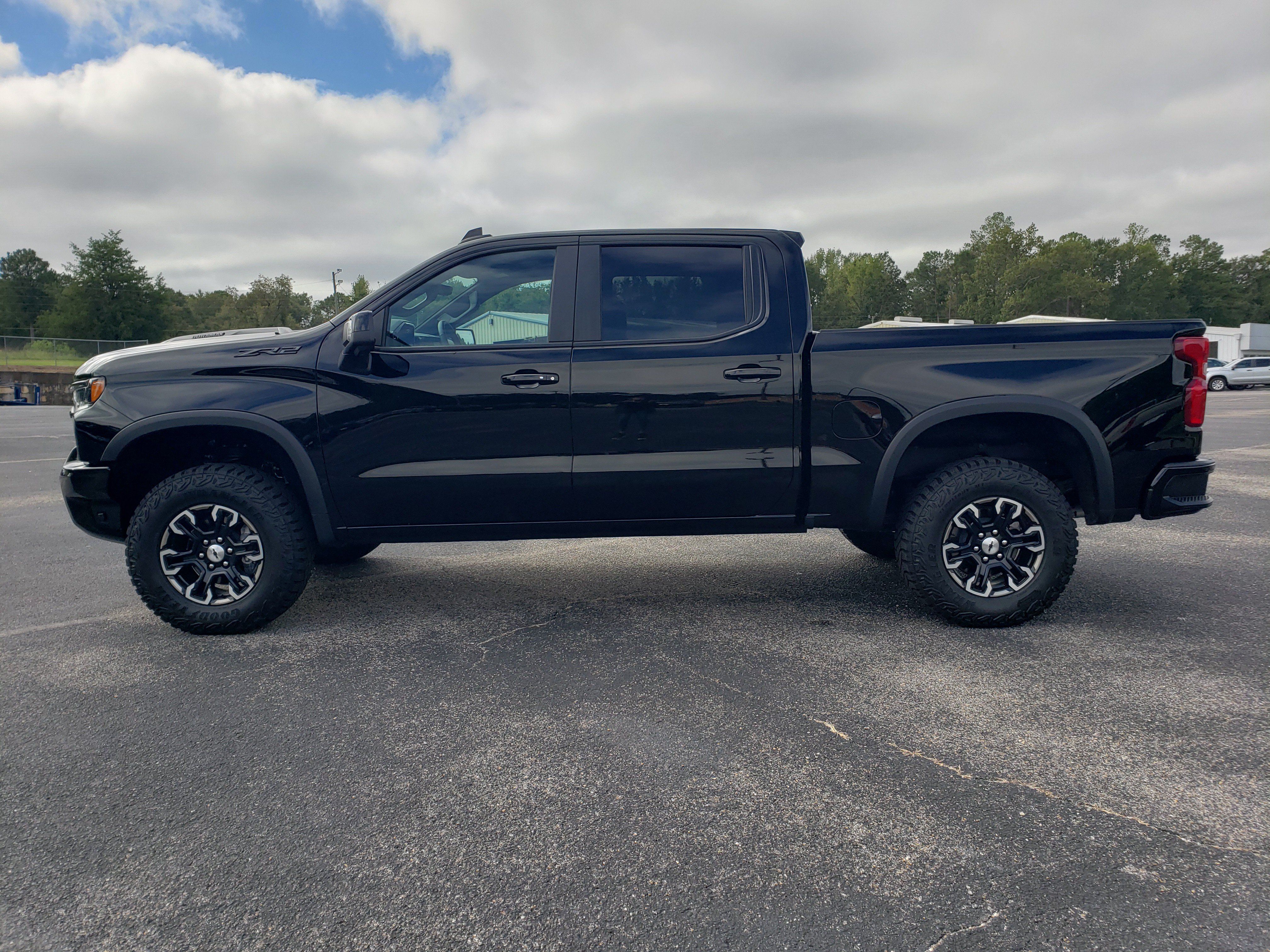 Used 2026 Chevrolet Silverado 1500 ZR2 w/ LPO, Dark Essentials Package AWD/4WD image 6