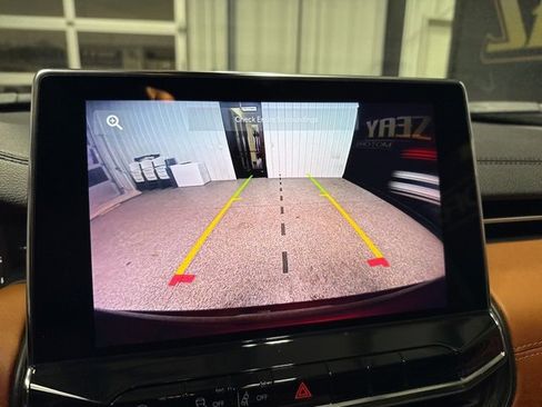 Used 2022 Jeep Compass Limited image 11