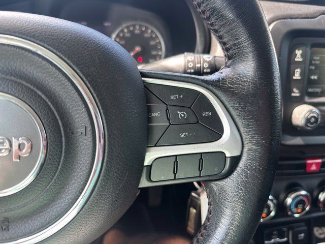 Used 2015 Jeep Renegade Trailhawk AWD/4WD image 21
