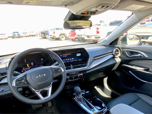 New 2026 Chevrolet Trax ACTIV FWD image 31