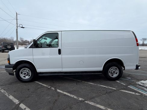 Used 2020 GMC Savana 2500 w/ Driver Convenience Package image 2