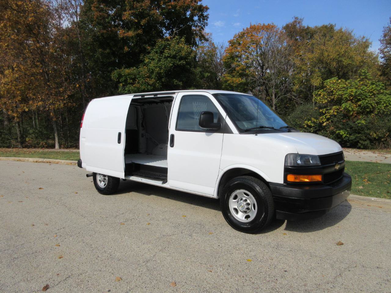 Used 2020 Chevrolet Express 2500 w/ Communications Package RWD image 21