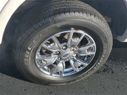 Used 2019 Ford Ranger Lariat w/ Equipment Group 501A Mid image 5