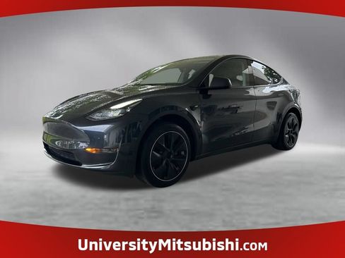 Used 2024 Tesla Model Y Long Range RWD image 1