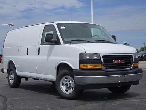 New 2026 GMC Savana 3500 w/ Driver Convenience Package RWD image 2