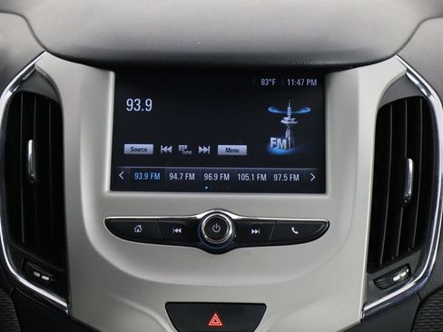 Used 2017 Chevrolet Cruze LS FWD image 23