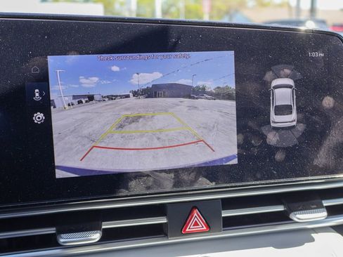 Used 2024 Hyundai Elantra Limited image 4