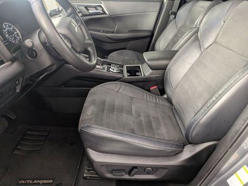 Used 2022 Mitsubishi Outlander SEL Black Edition image 13