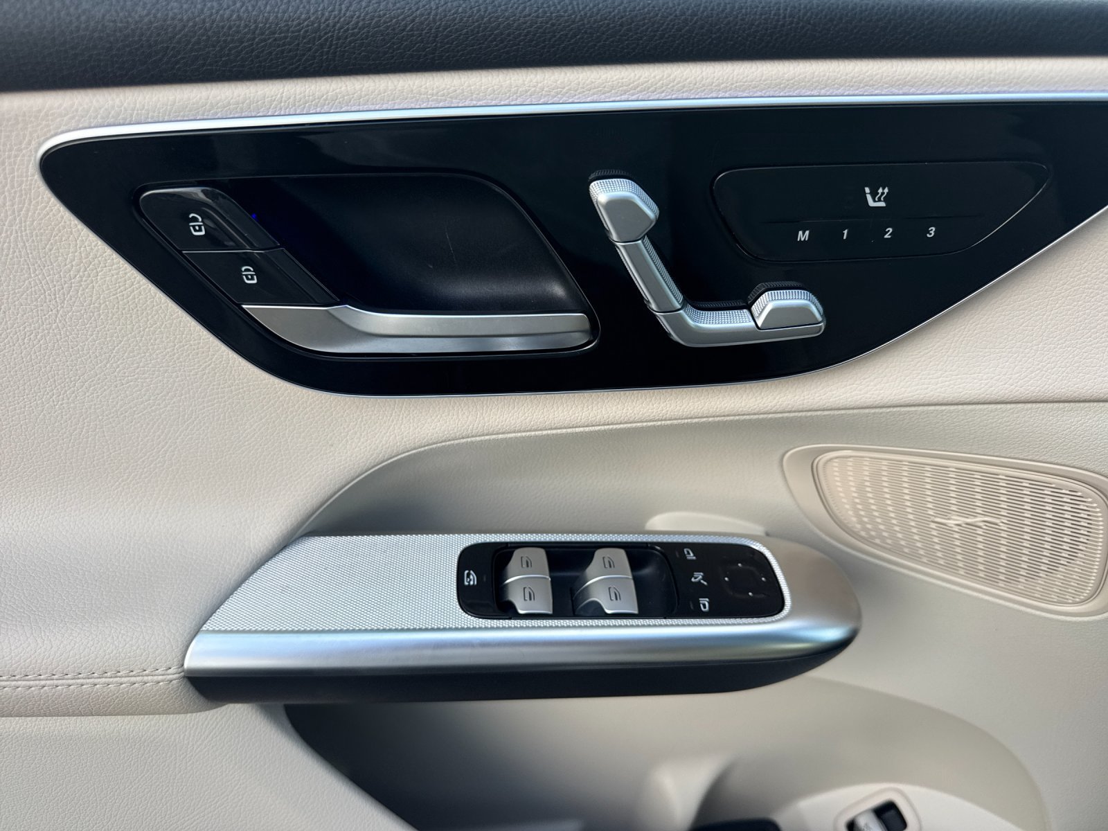 Certified 2026 Mercedes-Benz GLC 300 4MATIC image 11
