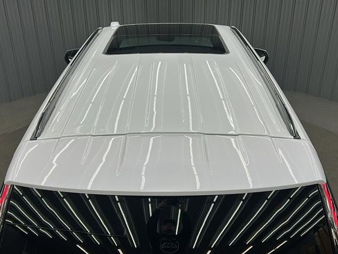 Used 2025 Cadillac Escalade Sport Platinum image 13