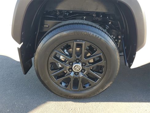 Used 2024 Toyota Tundra Limited image 6