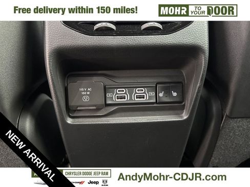 Used 2024 Jeep Grand Cherokee Limited w/ Black Appearance Package image 17