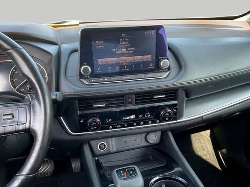 Used 2023 Nissan Rogue SV w/ SV Premium B Package FWD image 11