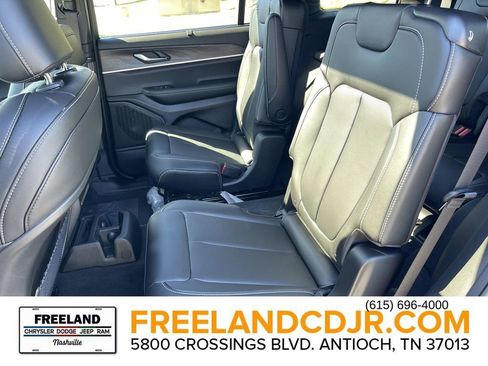 New 2025 Jeep Grand Cherokee L Limited w/ Luxury Tech Group II image 18