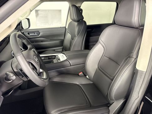 New 2026 Nissan Armada SV image 17