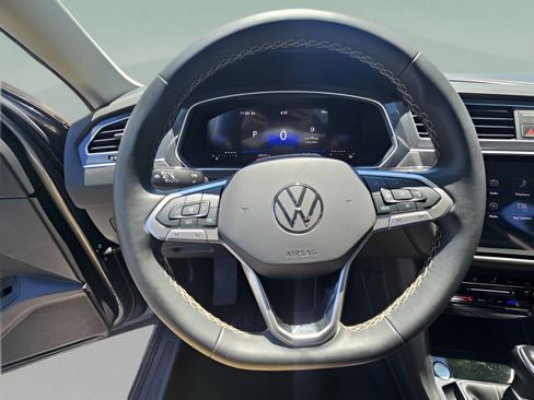 Certified 2024 Volkswagen Tiguan SE AWD/4WD image 21