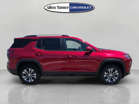 Used 2025 Chevrolet Equinox LT w/ Convenience Package II AWD/4WD image 3