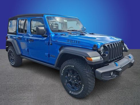 Used 2023 Jeep Wrangler Unlimited w/ Cold Weather Group AWD/4WD image 3