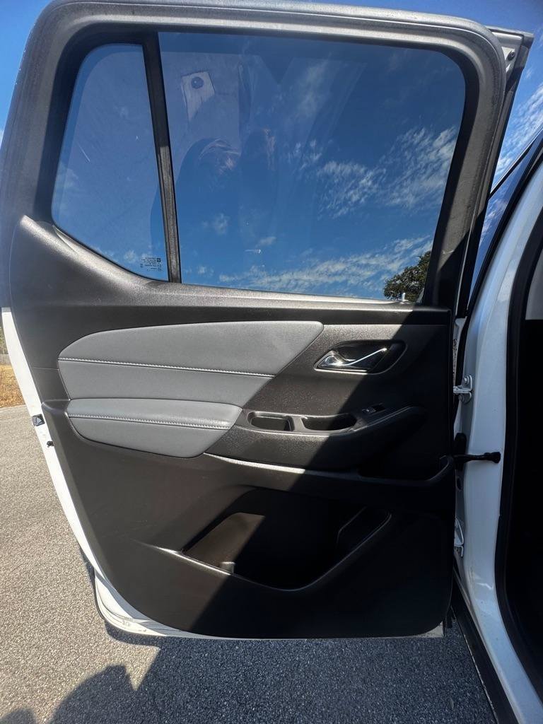 Used 2019 Chevrolet Traverse LT w/ LT Premium Package FWD image 11