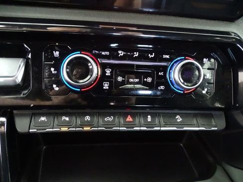 Certified 2023 GMC Sierra 1500 AT4 w/ AT4 Preferred Package AWD/4WD image 13