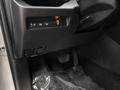 Used 2022 Toyota RAV4 XLE image 12