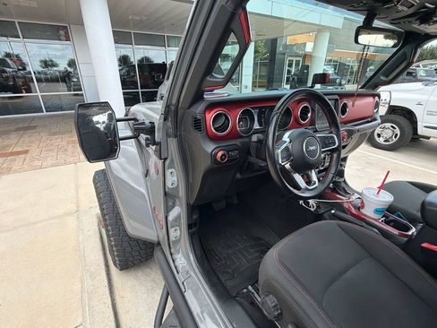 Used 2020 Jeep Wrangler Unlimited Rubicon AWD/4WD image 32