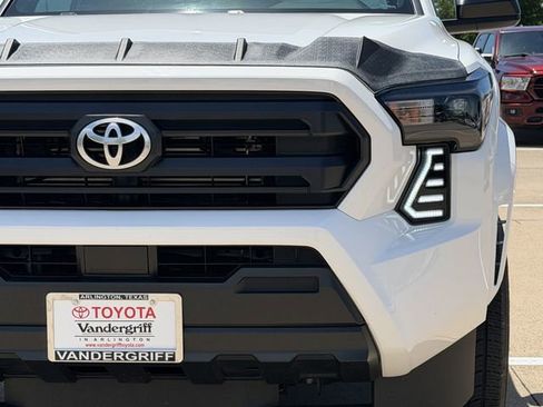 Used 2025 Toyota Tacoma SR RWD image 8