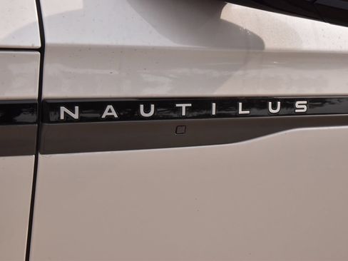 New 2026 Lincoln Nautilus Reserve w/ Jet Appearance Package image 43