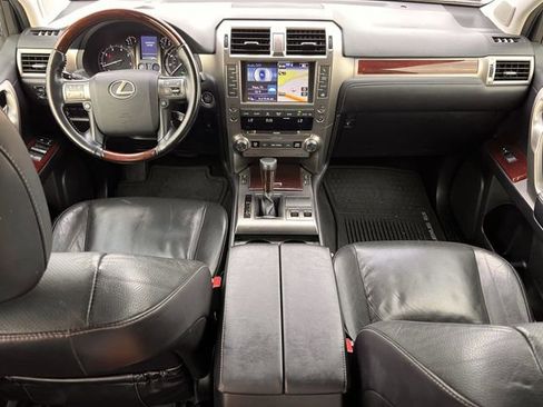 Used 2018 Lexus GX 460 image 9