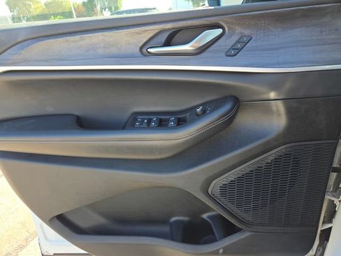 Used 2023 Jeep Grand Cherokee Limited AWD/4WD image 15