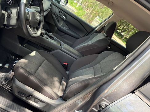 Used 2025 Nissan Rogue SV FWD image 37