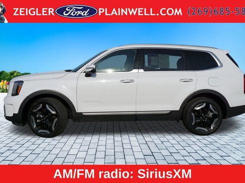 Used 2025 Kia Telluride S AWD/4WD image 2