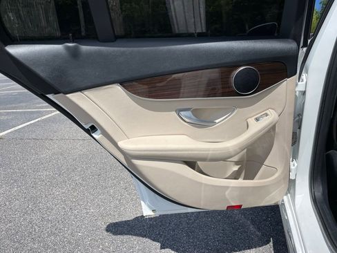 Used 2021 Mercedes-Benz C 300 Sedan image 36