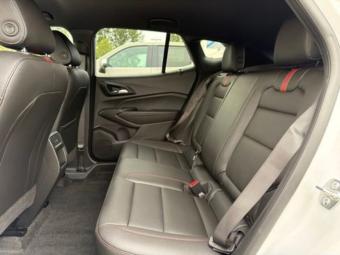 Used 2025 Chevrolet Trax RS w/ Driver Confidence Package FWD image 19