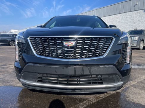 Certified 2023 Cadillac XT4 Premium Luxury w/ Enhanced Visibility Package image 2