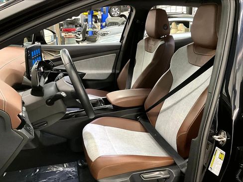 Used 2023 Volkswagen ID.4 Pro image 26