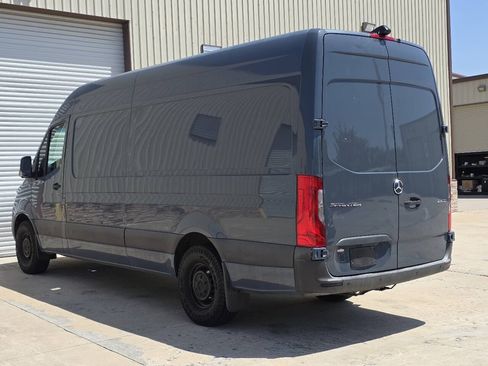 Used 2019 Mercedes-Benz Sprinter 170 image 4