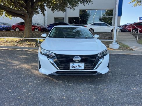 Used 2024 Nissan Sentra SV image 2