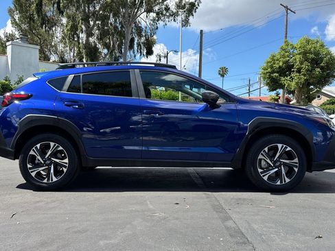 Used 2025 Subaru Crosstrek 2.0i Premium w/ Crosstrek Mirror Package image 3