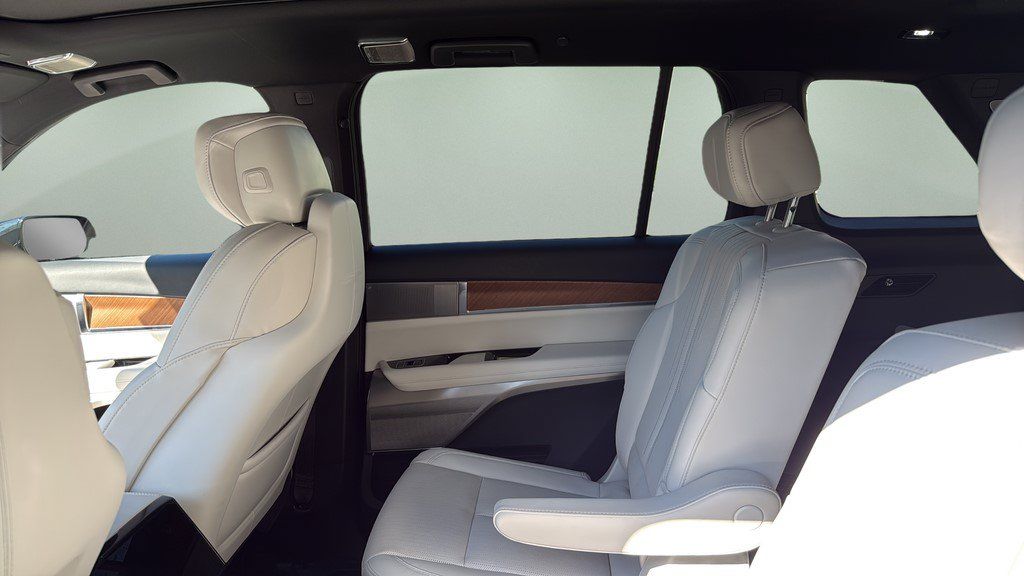 Certified 2026 Cadillac Vistiq Sport w/ LPO, Floor Liner Package AWD/4WD image 21