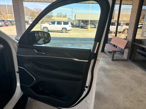 New 2026 Jeep Grand Cherokee Limited image 24