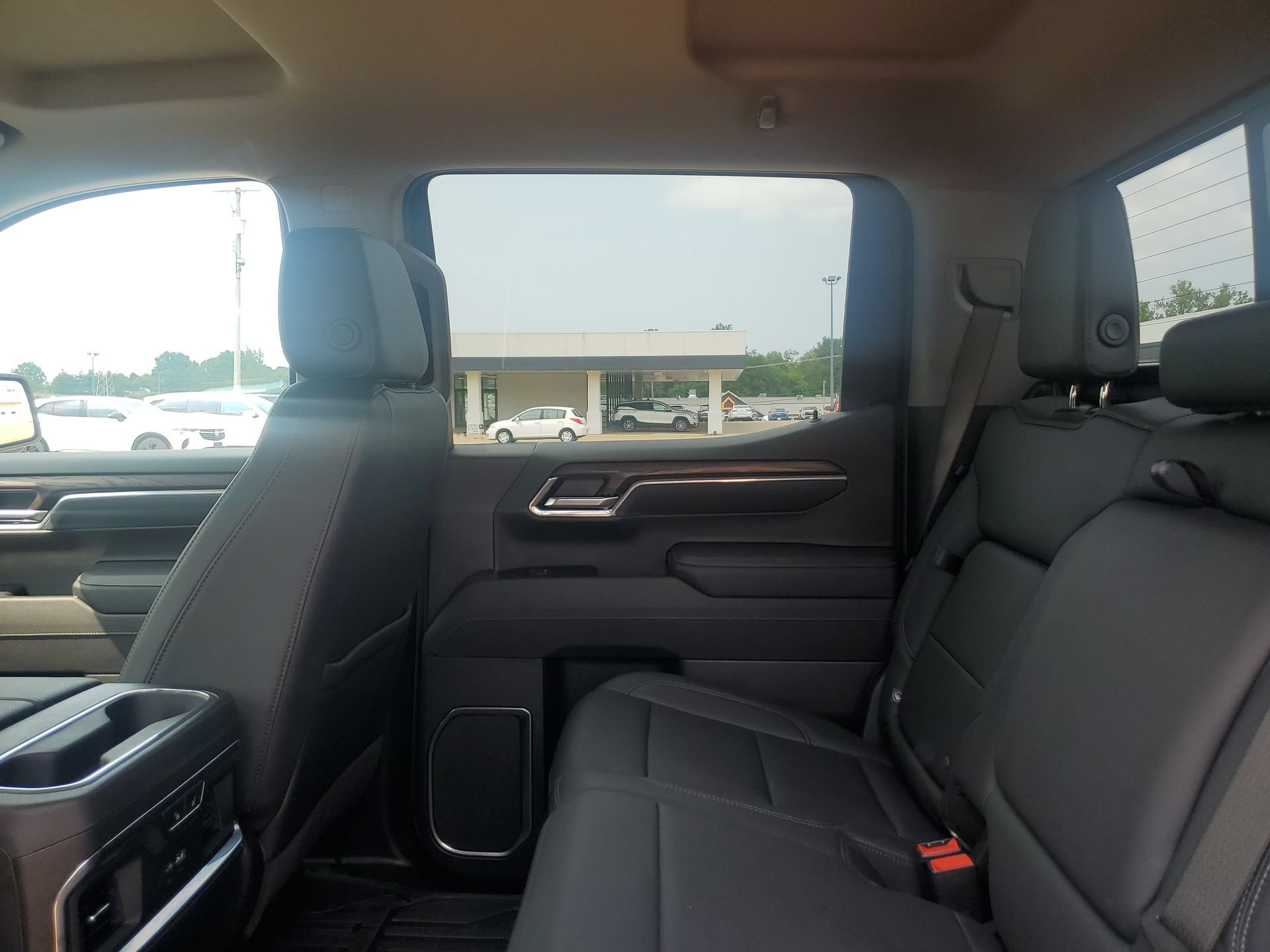 Used 2025 GMC Sierra 1500 SLT w/ SLT Premium Plus Package AWD/4WD image 31