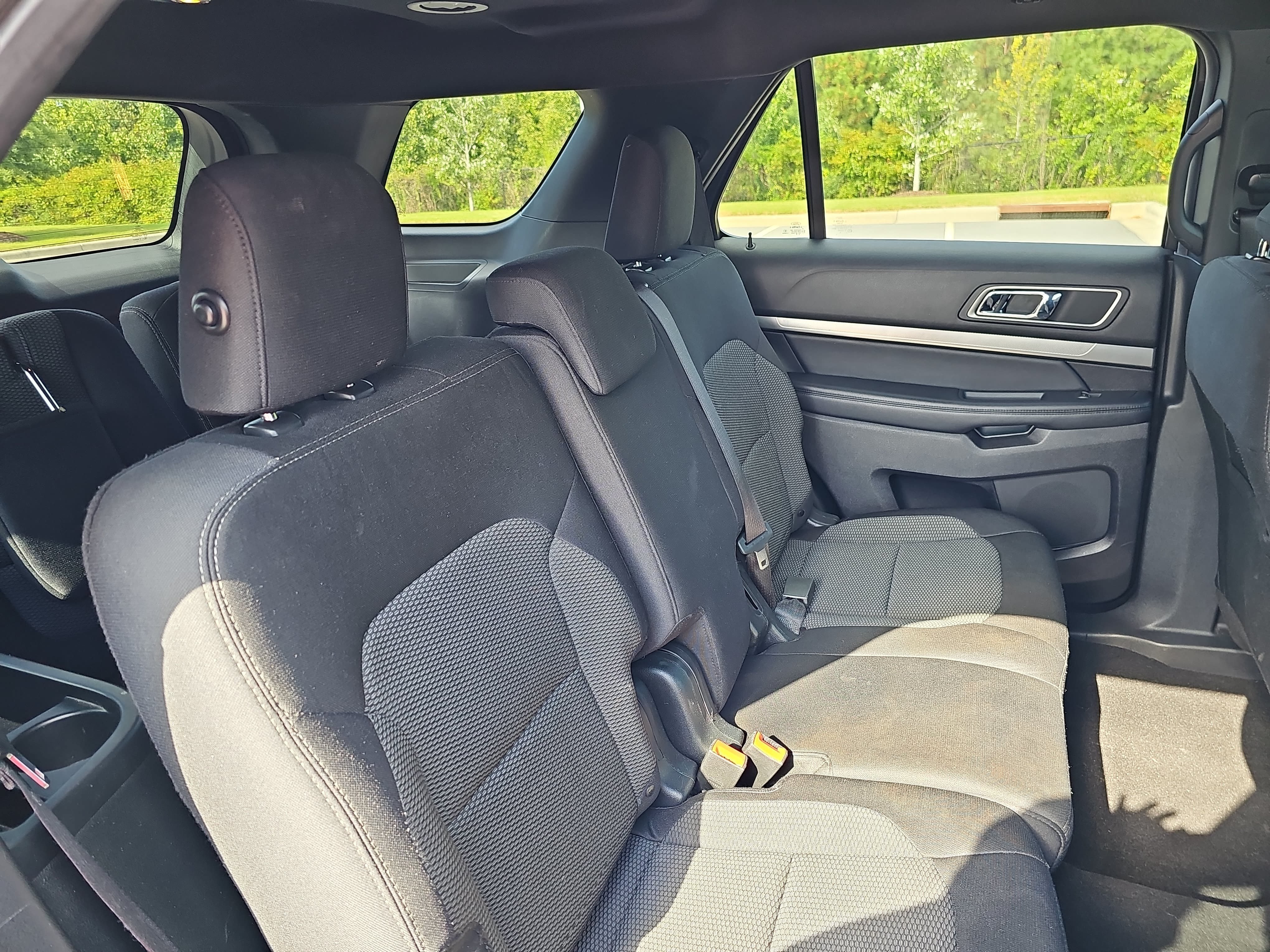 Used 2019 Ford Explorer XLT w/ Equipment Group 201A FWD image 12