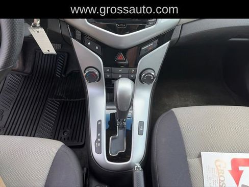 Used 2013 Chevrolet Cruze LS FWD image 24