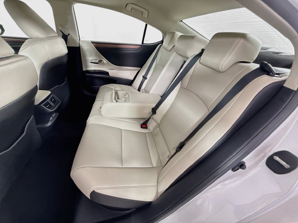 Certified 2025 Lexus ES 300h w/ Premium Package FWD image 25
