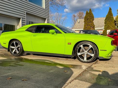 Used 2015 Dodge Challenger R/T Plus image 2