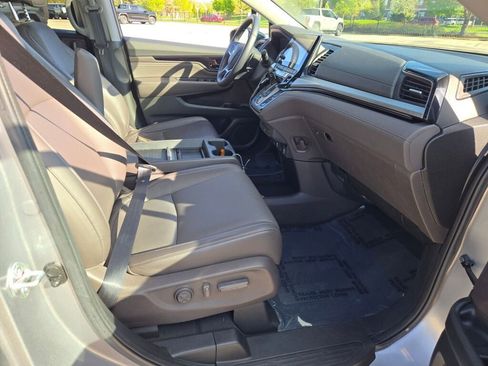 Used 2023 Honda Odyssey Touring image 7