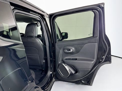 Used 2019 Jeep Renegade Limited image 28